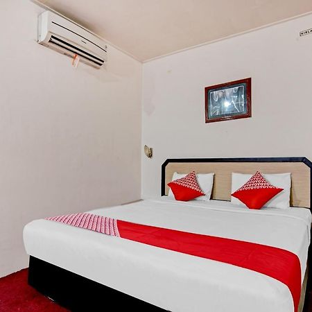 Oyo 90697 Hotel Wisata Думай Экстерьер фото