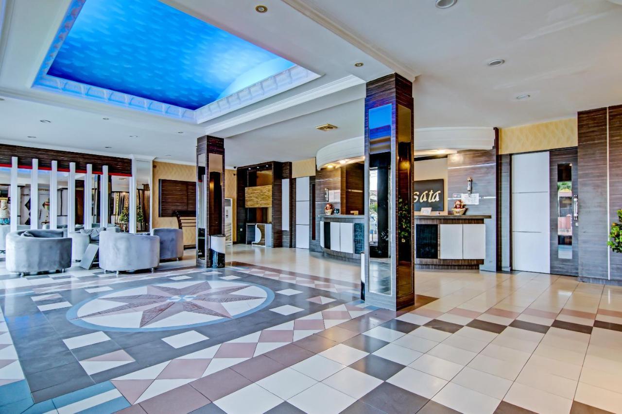 Oyo 90697 Hotel Wisata Думай Экстерьер фото