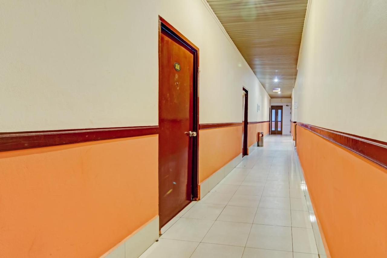 Oyo 90697 Hotel Wisata Думай Экстерьер фото