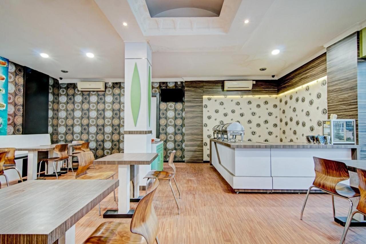 Oyo 90697 Hotel Wisata Думай Экстерьер фото