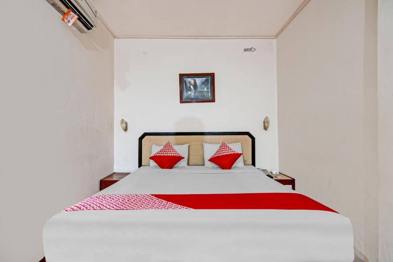 Oyo 90697 Hotel Wisata Думай Экстерьер фото