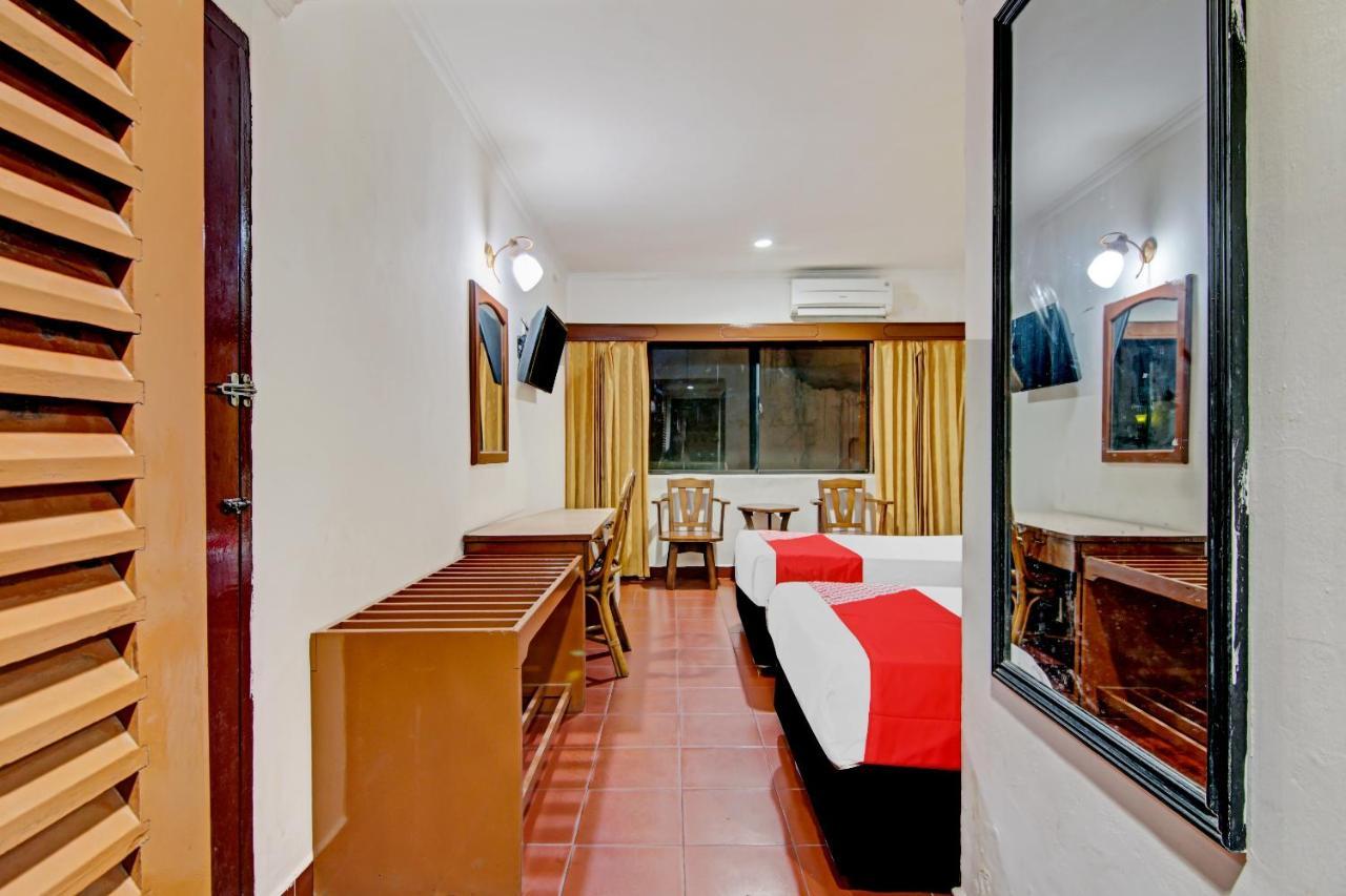 Oyo 90697 Hotel Wisata Думай Экстерьер фото
