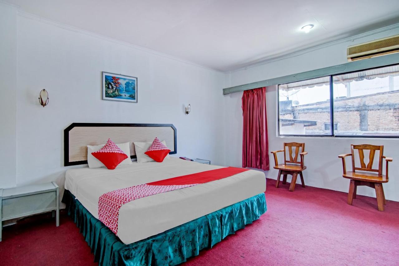 Oyo 90697 Hotel Wisata Думай Экстерьер фото